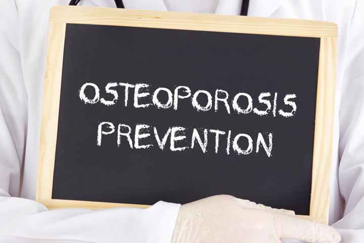 What are the symptoms of Undiagnosed osteoporosis?